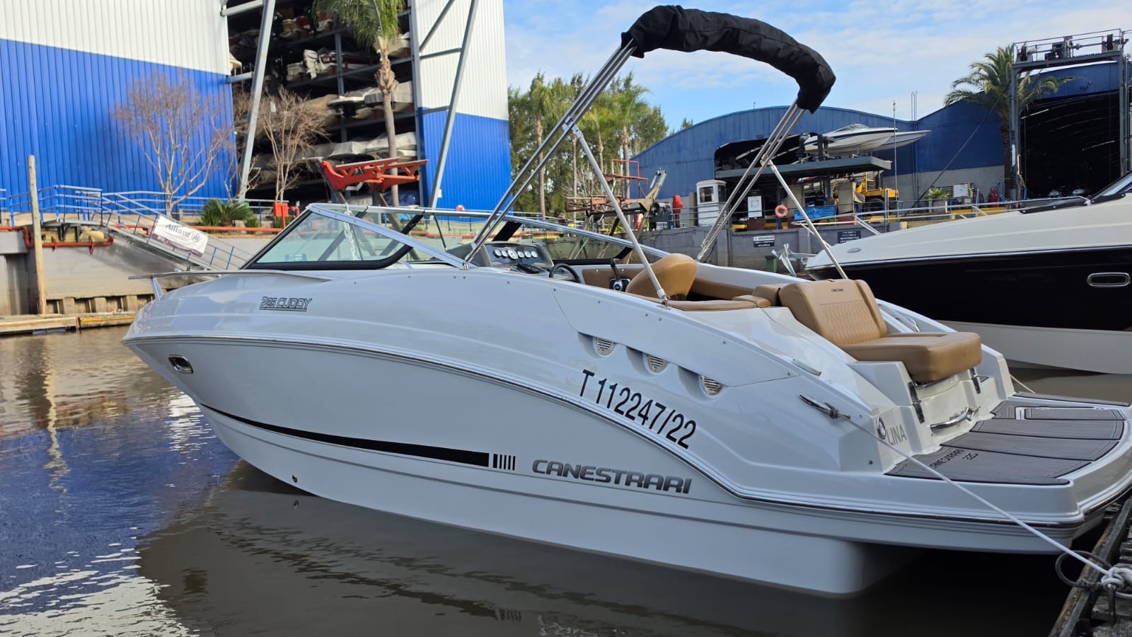 Canestrari Cuddy 225 2022 Volvo 250 hp DP